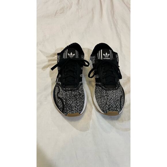 Adidas Men's Swift Essential Sneaker, Black/Black/White size 10 - Picture 9 of 14